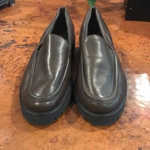 Carel US size 6 brown loafers
